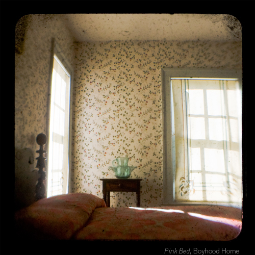 Pink Bed, Boyhood Home ©Emma Powell